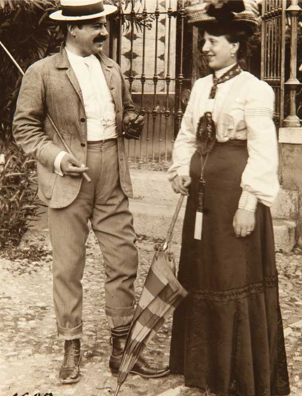 Pietro Giustacchini con la moglie, la nobildonna Lucia Salvadego, nella residenza di Concesio (1902). Brescia, Archivio Storico Giustacchini.
